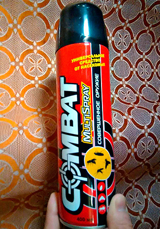 Das Aerosolmittel Combat Multispray eignet sich nicht nur zur Vernichtung von Kakerlaken, sondern auch zur Bekämpfung fliegender Insekten. Das Aerosolmittel Combat Multispray eignet sich nicht nur zur Vernichtung von Kakerlaken, sondern auch zur Bekämpfung fliegender Insekten.