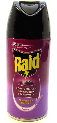 Das Universal-Insektenspray Raid bekämpft Motten im Schrank ebenfalls wirksam Das Universal-Insektenspray Raid bekämpft Motten im Schrank ebenfalls wirksam