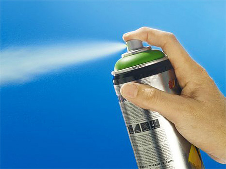 Aerosole sind sowohl gegen Larven als auch gegen Mottenfalter wirksam Aerosole sind sowohl gegen Larven als auch gegen Mottenfalter wirksam