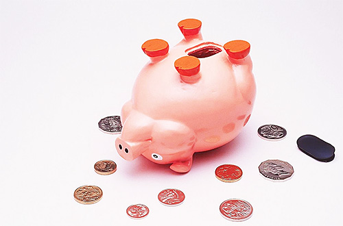 Das Erscheinen einer Hornisse in Träumen wird von einigen Traumdeutungen als bevorstehende finanzielle Unannehmlichkeiten interpretiert. Das Erscheinen einer Hornisse in Träumen wird von einigen Traumdeutungen als bevorstehende finanzielle Unannehmlichkeiten interpretiert.