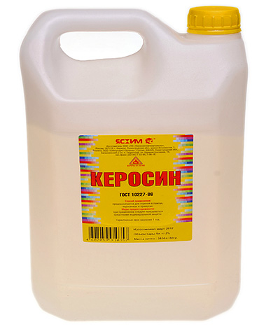 Kerosin zur Beseitigung eines Hornissennestes sollte mit äußerster Vorsicht verwendet werden, um sich selbst nicht zu verletzen und umliegende Gebäude und Bäume nicht in Brand zu setzen. Kerosin zur Beseitigung eines Hornissennestes sollte mit äußerster Vorsicht verwendet werden, um sich selbst nicht zu verletzen und umliegende Gebäude und Bäume nicht in Brand zu setzen.