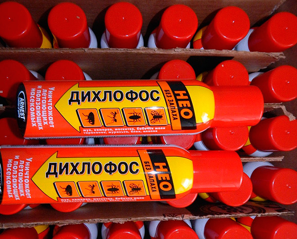 Heute sind mehr als 10 verschiedene Dichlorvos-Produkte im Handel erhältlich... Heute sind mehr als 10 verschiedene Dichlorvos-Produkte im Handel erhältlich...