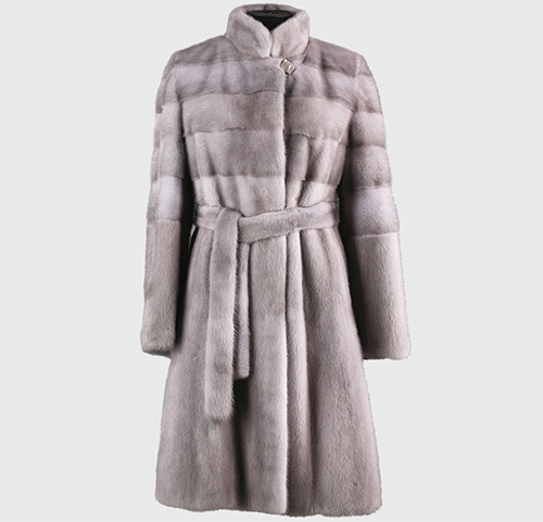 Toute propriétaire d'un manteau de vison doit savoir comment le protéger des mites