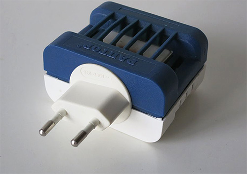 Pour protéger votre manteau de fourrure des mites, vous pouvez utiliser les fumigateurs Raptor avec ses plaquettes spéciales.