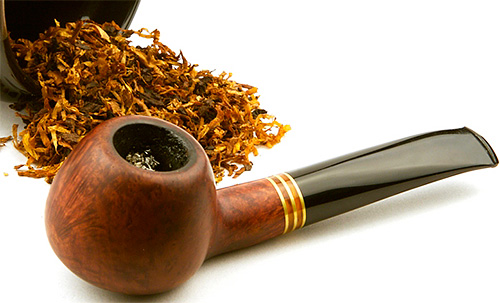Le tabac repousse aussi les papillons de nuit Le tabac repousse aussi les papillons de nuit