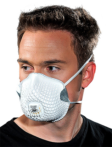 Si vous décidez tout de même d'exterminer les punaises de lit vous-même, utilisez impérativement des équipements de protection individuelle. Si vous décidez tout de même d'exterminer les punaises de lit vous-même, utilisez impérativement des équipements de protection individuelle.