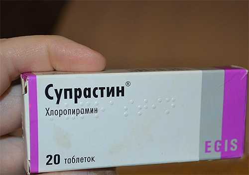 Si la réaction allergique s'aggrave, il est conseillé de prendre un antihistaminique, par exemple de la Suprastine Si la réaction allergique s'aggrave, il est conseillé de prendre un antihistaminique, par exemple de la Suprastine