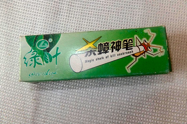Un autre exemple de craie chinoise anti-cafards Un autre exemple de craie chinoise anti-cafards